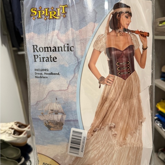 Spirit Other - Spirit Romantic Pirate Costume